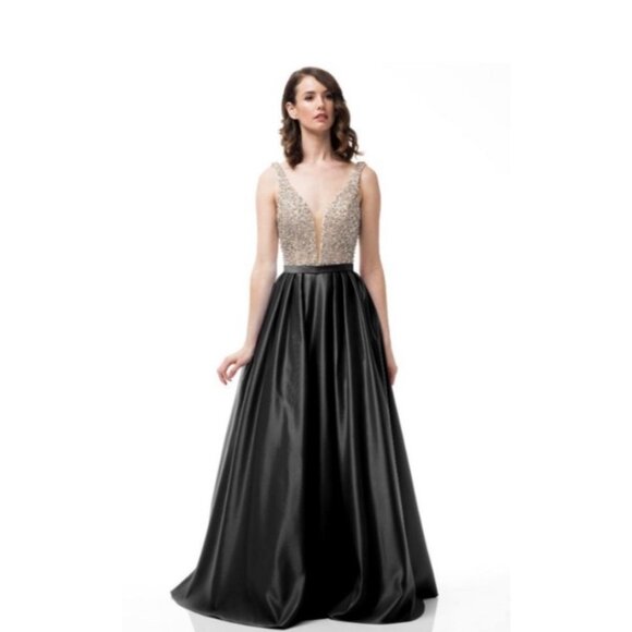 MANIJU Dresses & Skirts - NWT Maniju Women's Black Sequin Formal Gown - Medium